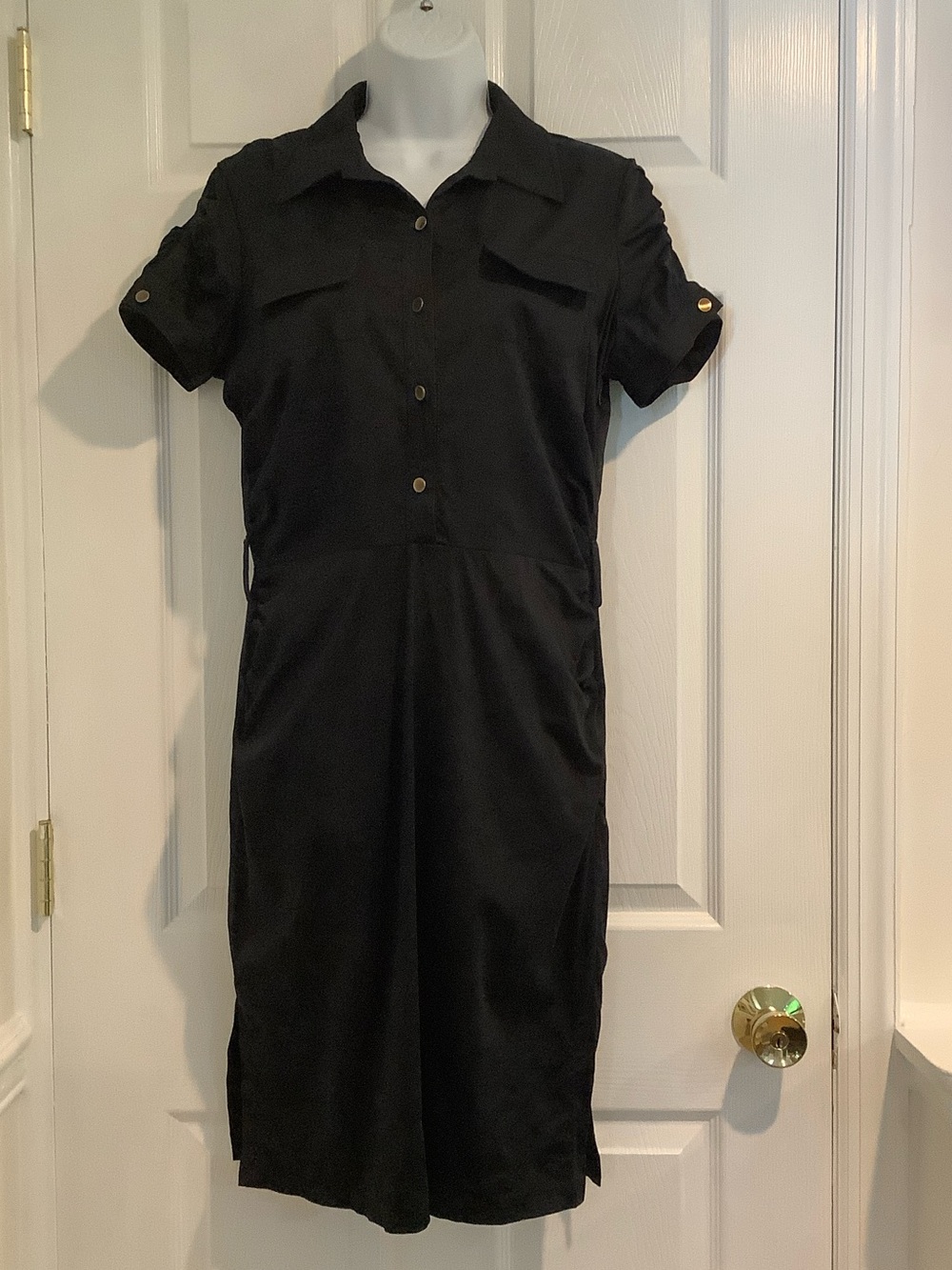 LAUNDRY by SHELLI SEGAL Black Minimalist Short Sleeve Utility Career Midi Dress
